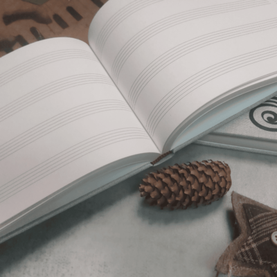 Piękny, minimalistyczny notes, zeszyt do zapisywania nut