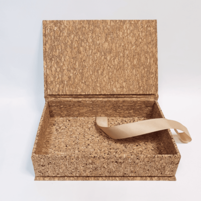 Etui, pudełko na zdjęcia wykonane ręcznie z naturalnego korka